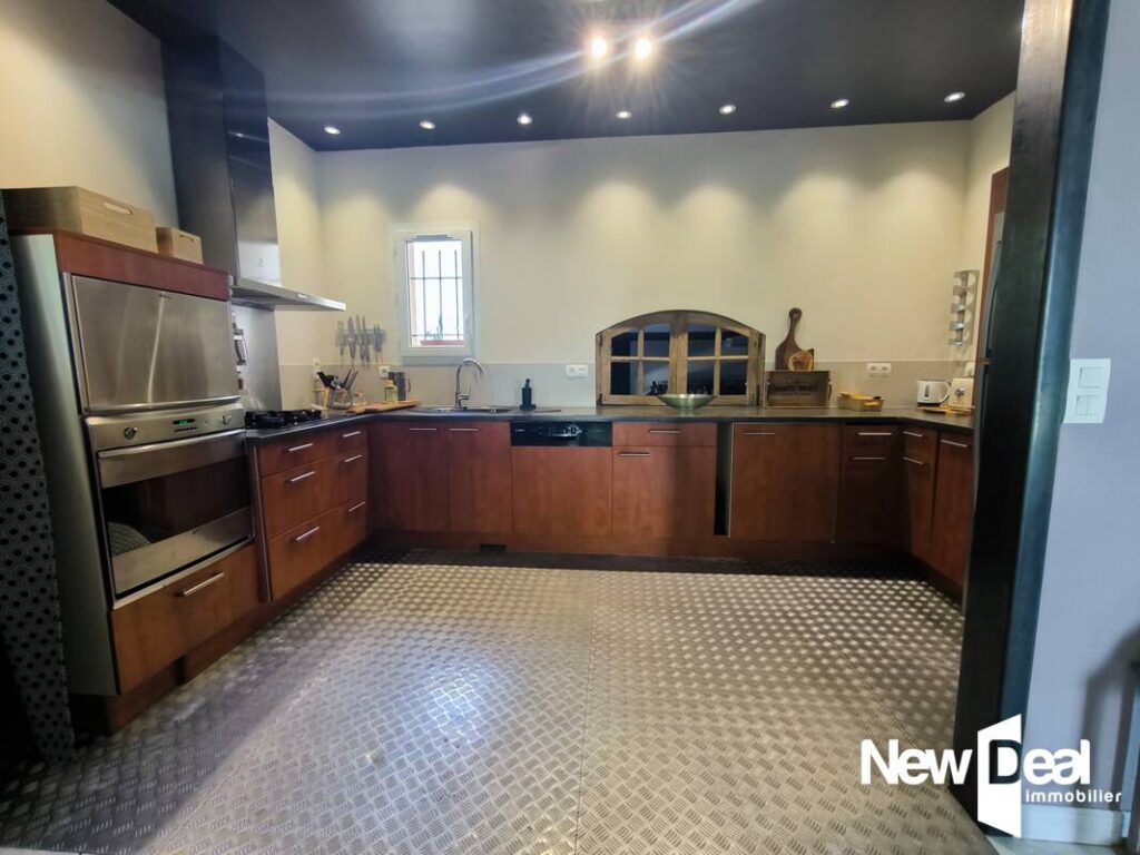 VILLA MODERNE PROCHE DE VILLENEUVE SUR LOT – 6 pièces – 4 chambres – 171 m²