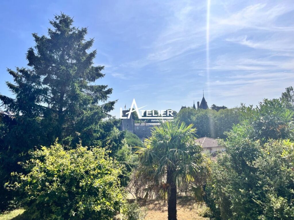 PORNIC Emplacement de choix, volume et potentiel à exploiter – 6 pièces – 4 chambres – 125 m²