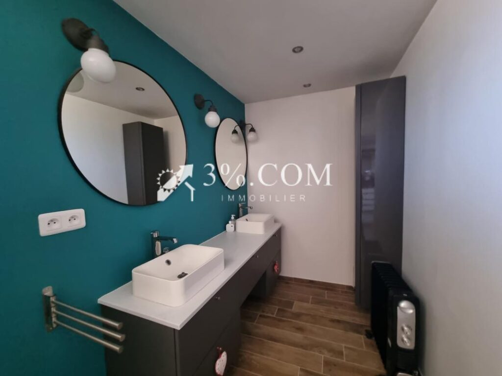 MAISON 119 m2 RENOVEE EN 2020 – 2 NIVEAUX – 3 CHAMBRES – TER – 6 pièces – 3 chambres – 119 m²