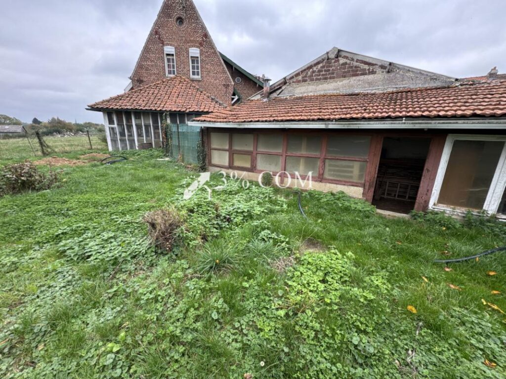 Propriété individuelle semi plain pied 227m2 à Artres – 10 pièces – 6 chambres – 227 m²