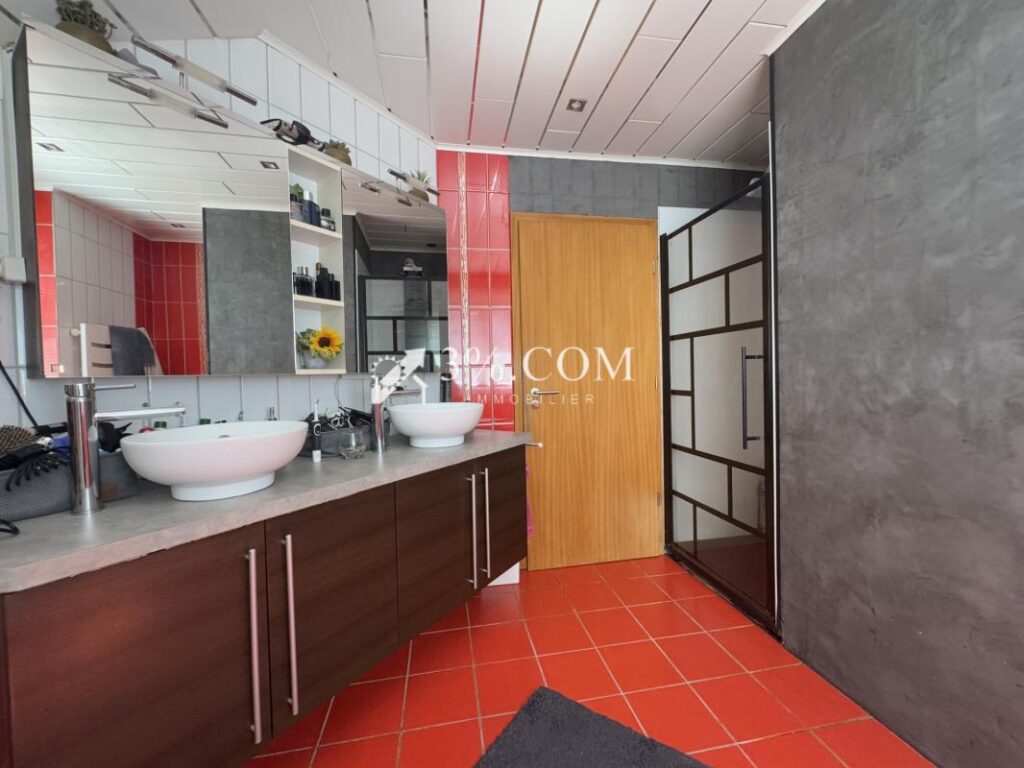 3%COM Belle maison avec vue panoramique – terrasse- piscine – 5 pièces – 3 chambres – 125 m²