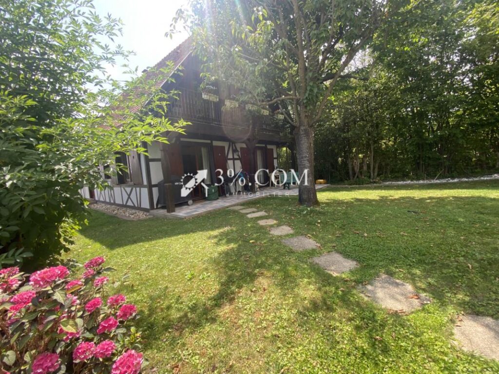 3%COM Belle propriété avec piscine intérieure sur 16 ares – 8 pièces – 5 chambres – 225 m²