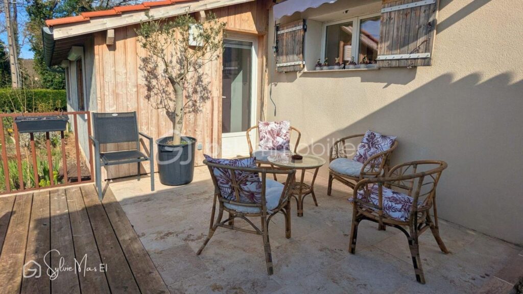 Plain-pied avec Piscine – garage – Portes du Périgord Noir – 4 pièces – 3 chambres – 106 m²