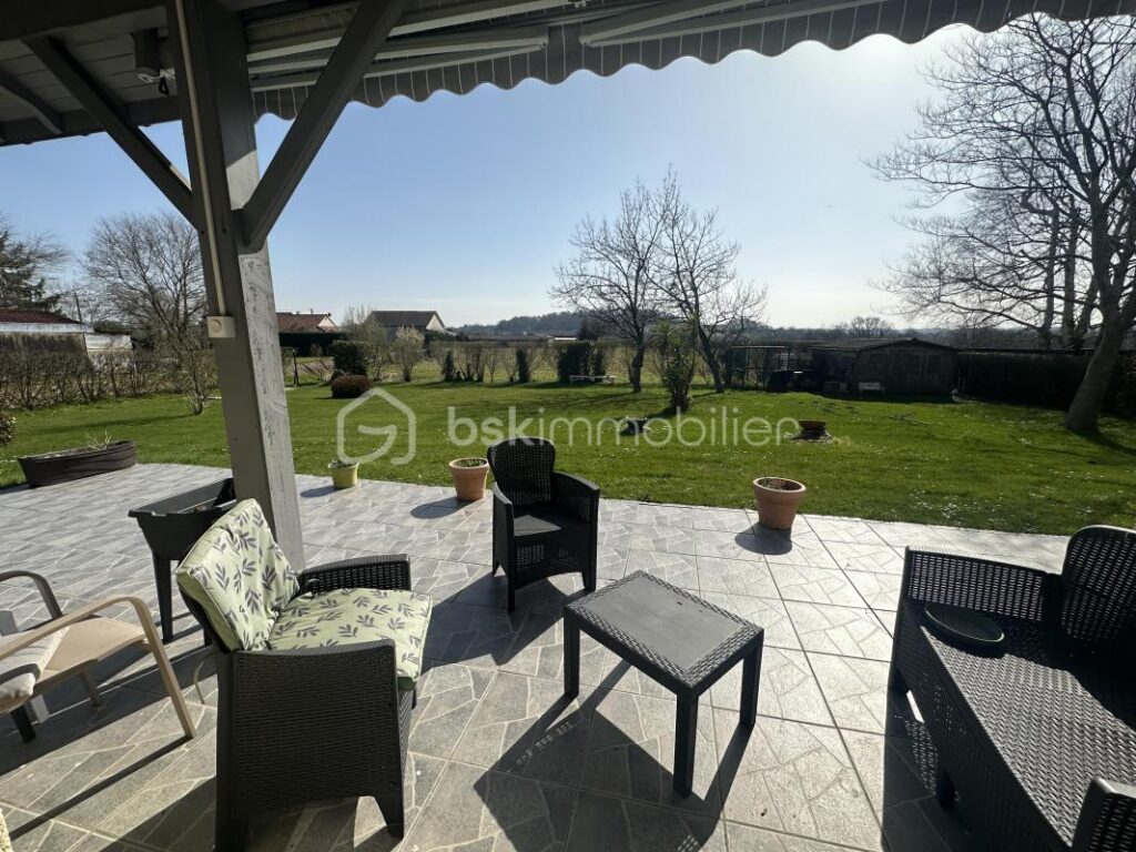 Magali et Cécile ISENBART vous proposent : – 6 pièces – 5 chambres – 134 m²