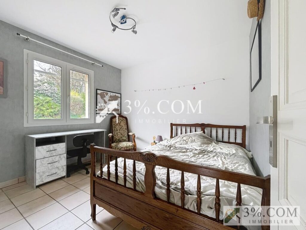 Maison 150,59 m2 habitables avec sous-sol et piscine dans se – 5 pièces – 4 chambres – 150 m²