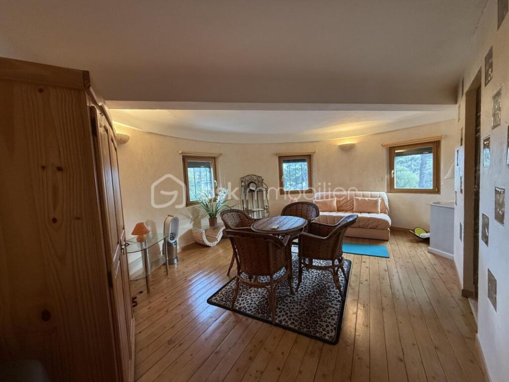 Maison Appartement – 4 pièces – 3 chambres – 110 m²