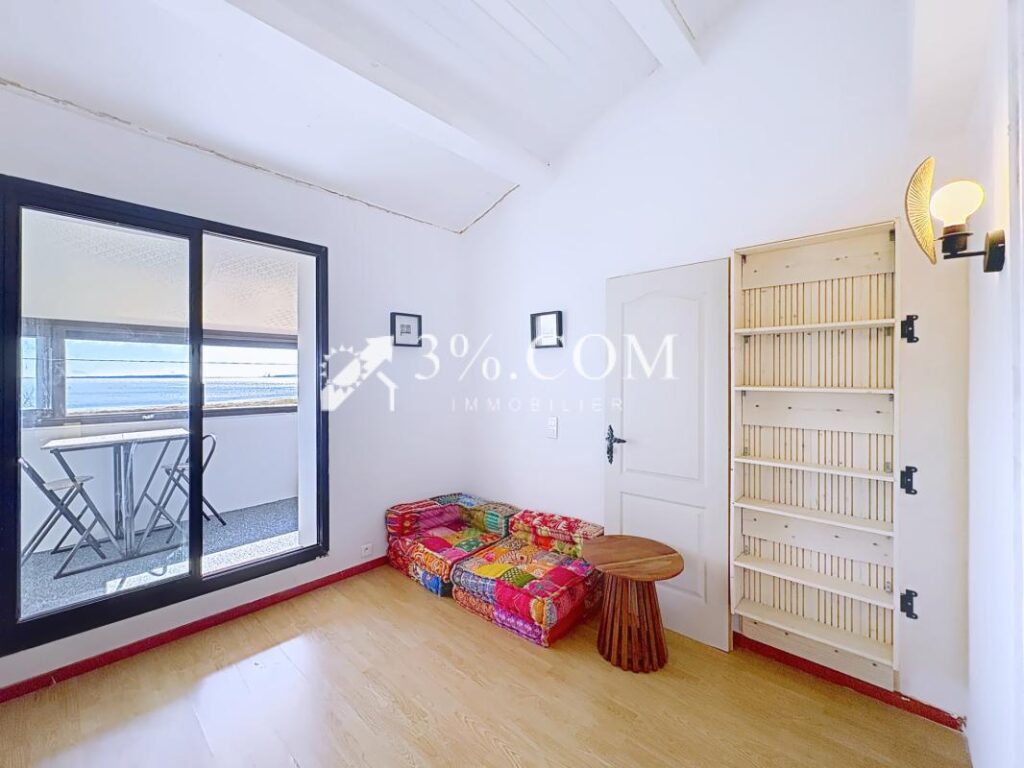 Coup de coeur à Bages : maison avec vue exceptionnelle sur l’ – 7 pièces – 3 chambres – 139 m²