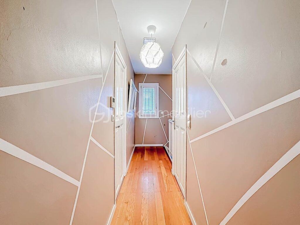 *** Villa T5 de 140m2 sur un terrain de 550m2 avec piscine et vue étangs à PALAVAS *** – 5 pièces – 4 chambres – 140 m²