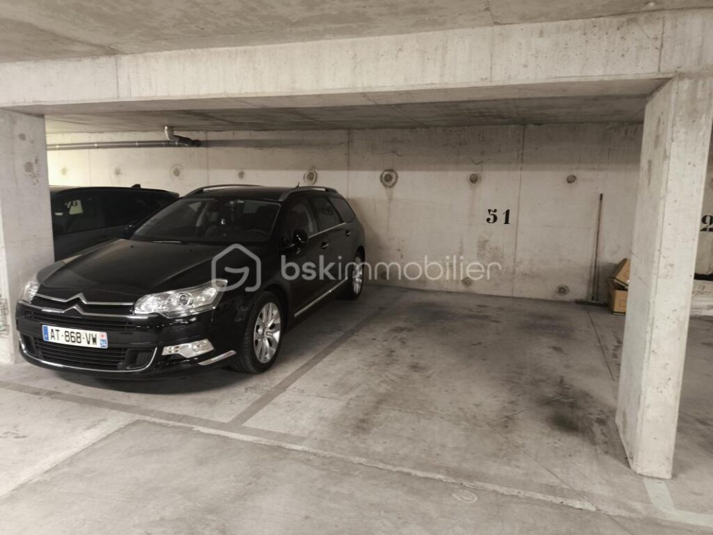 charmant trois pièces avec deux chambres de 57m2 dans immeuble récent avec 2 places de parking – 3 pièces – 2 chambres – 56 m²