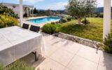 Villa récente de plain-pied avec piscine et vue dégagée – Bourg-Saint-Andéol – 5 pièces – 4 chambres – 126 m²