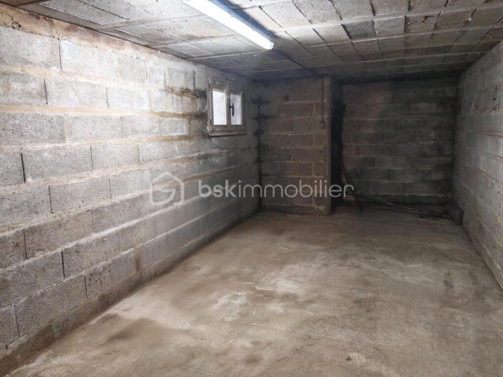 Maison familiale lumineuse avec sous-sol total et jardin – 6 pièces – 4 chambres – 126 m²