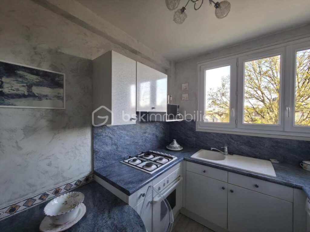 À VENDRE – T2 lumineux avec balcon, potentiel T3, cave et parking – 2 pièces – 1 chambre – 50 m²