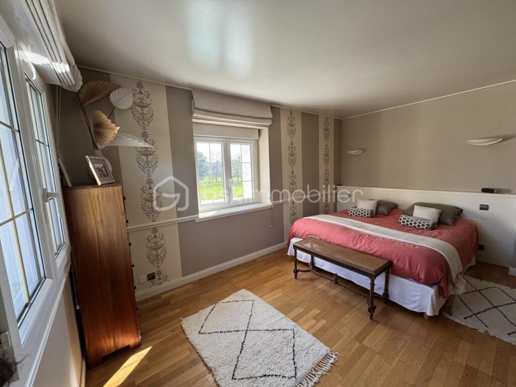 Maison d’exception de 200 m² avec piscine et domaine de 15 000 m² – Cadre naturel préservé – Le Mesnil-Roch (axe Rennes-Saint Malo) – 9 pièces – 5 chambres – 200 m²