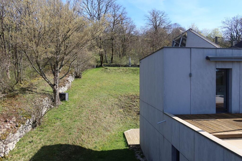 Maison d’architecte Besancon 7 pièce(s) 153 m2 – 7 pièces – 4 chambres – 153 m²