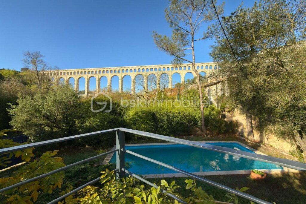 Ventabren – 168m2 de charme et d’authenticité – 6 pièces – 5 chambres – 168 m²