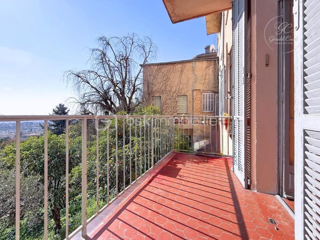 Appartement 5/6 pièces de 104 m² à Grasse – 5 pièces – 3 chambres – 103 m²