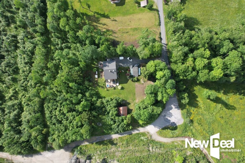 MAISON DE PAYS – 9 pièces – 5 Chambres – 265 m² surface Totale – Bergerie – Terrain 3610 m² – LES HOUCHES – 9 pièces – 5 chambres – 184 m²