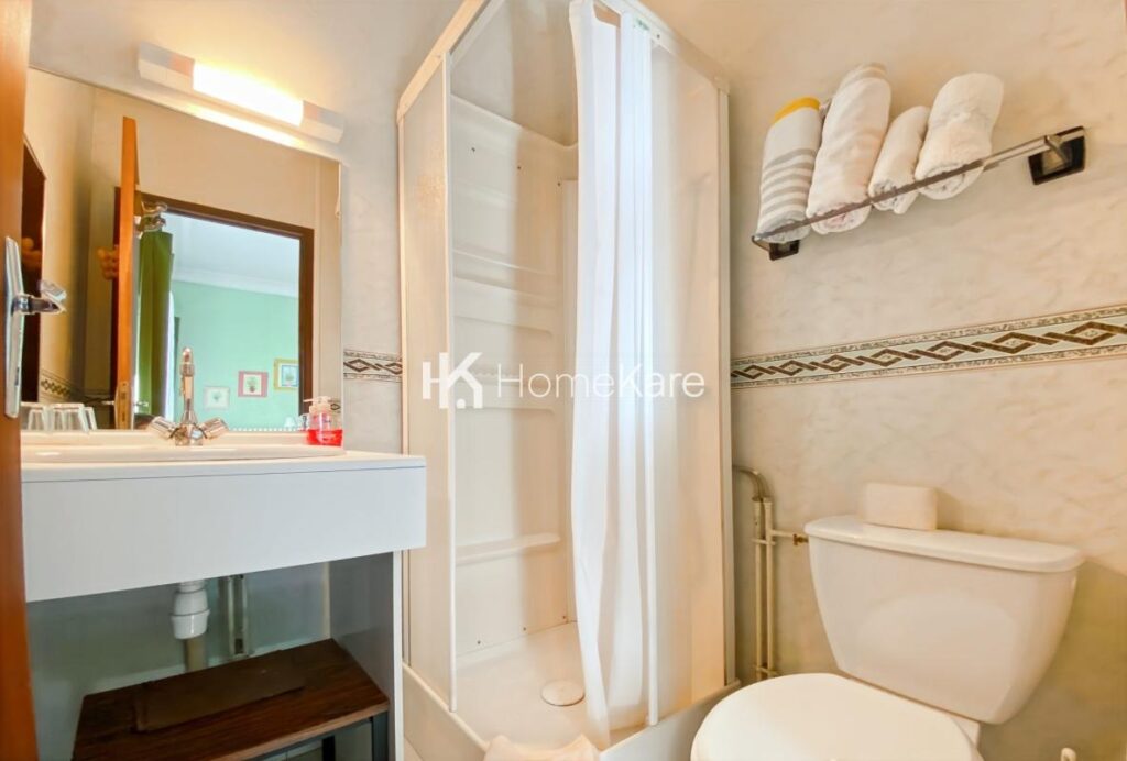 CHARMANTE MAISON SPACIEUSE – 9 pièces – 8 chambres – 270 m²