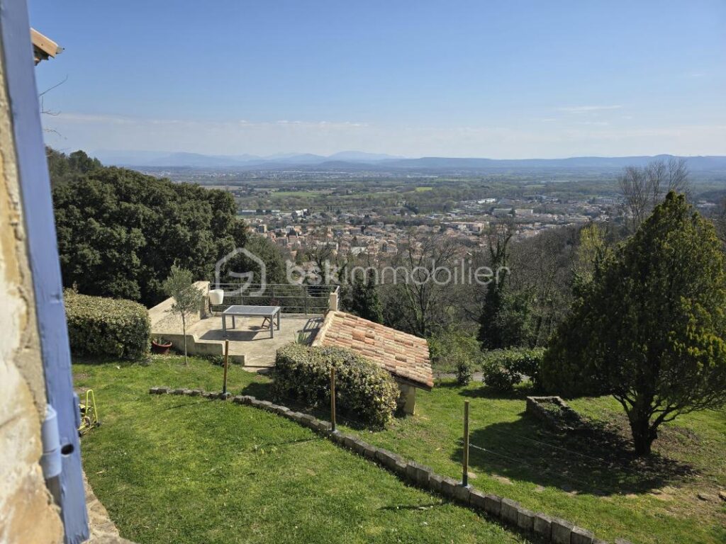 Maison Atypique avec jardin au Teil – 6 pièces – 4 chambres – 142 m²