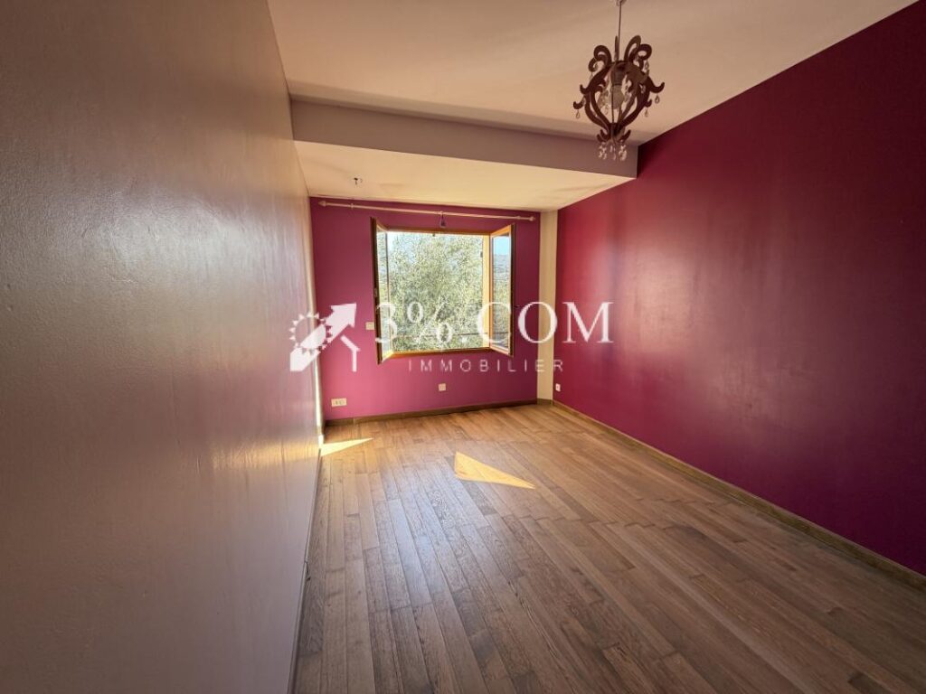 Maison avec vue panoramique Fort potentiel Colomars, à 2 – 5 pièces – 3 chambres – 141 m²