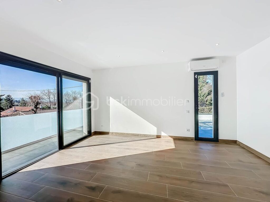 *** SUBLIME VILLA CONTEMPORAINE DE 198M2, AVEC PISCINE ET GARAGE *** – 6 pièces – 4 chambres – 198 m²