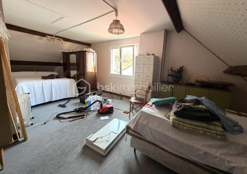 Maison avec garage – autonomie de plain pied et sous sol complet – 8 pièces – 6 chambres – 170 m²