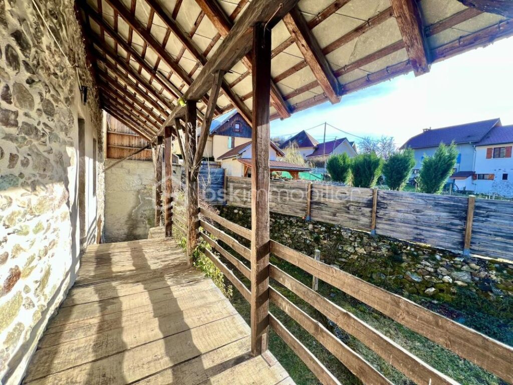 Charmante maison en pierres avec jardin – THEYS – 4 pièces – 2 chambres – 50 m²