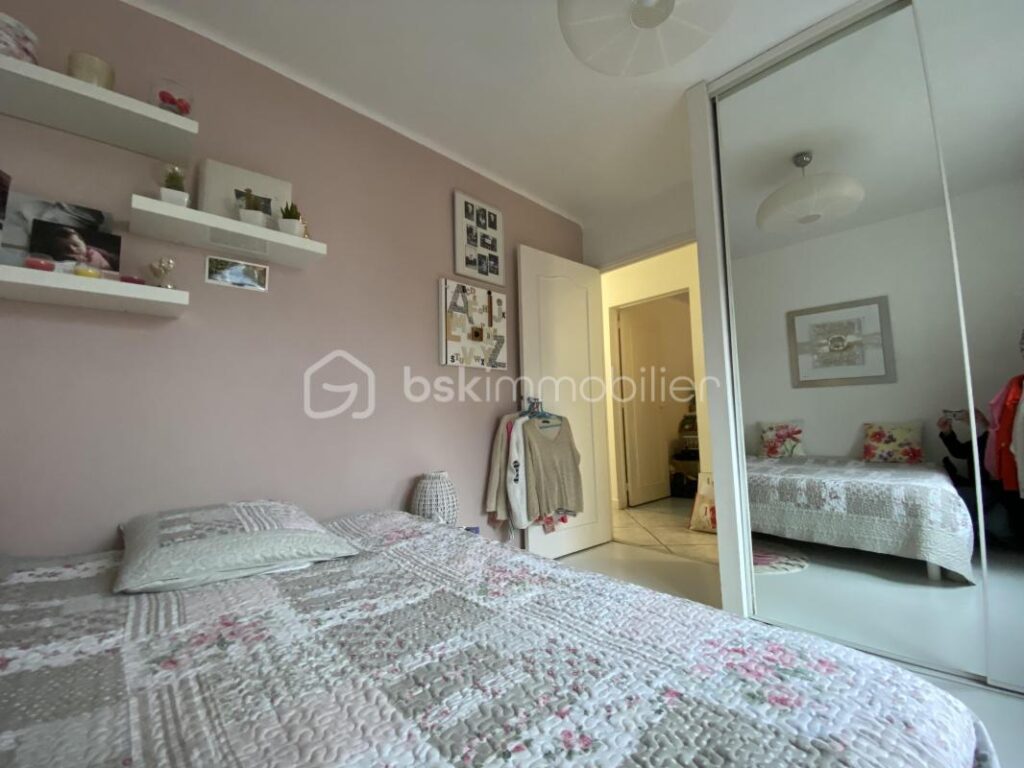 MAISON DE 190 m2-TERRAIN 15199 M2- 4 CHAMBRES-2 SALLES D’EAU-2 WC-PISCINE-GARAGE-ECURIE 33M2 – 7 pièces – 4 chambres – 190 m²