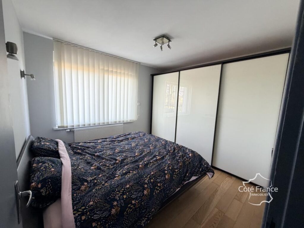 Maison 6 pièces 143 m2 1 880 m2 de terrain Bersillies (5 – 6 pièces – 4 chambres – 143 m²