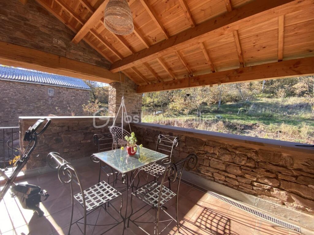 Charme, nature & autonomie – 147 m² + grange – Sud Aveyron – 5 pièces – 3 chambres – 147 m²