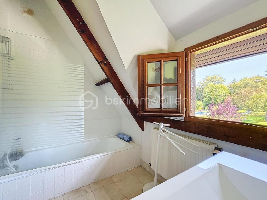 Maison de campagne avec grande dépendance et piscine – 6 pièces – 3 chambres – 129 m²