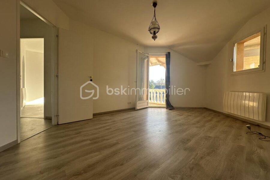 Maison à vendre à Domessin