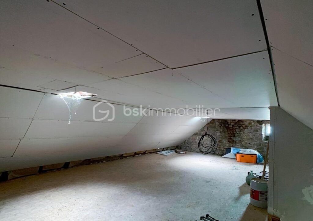 Maison de campagne – 7 pièces – 6 chambres – 175 m²