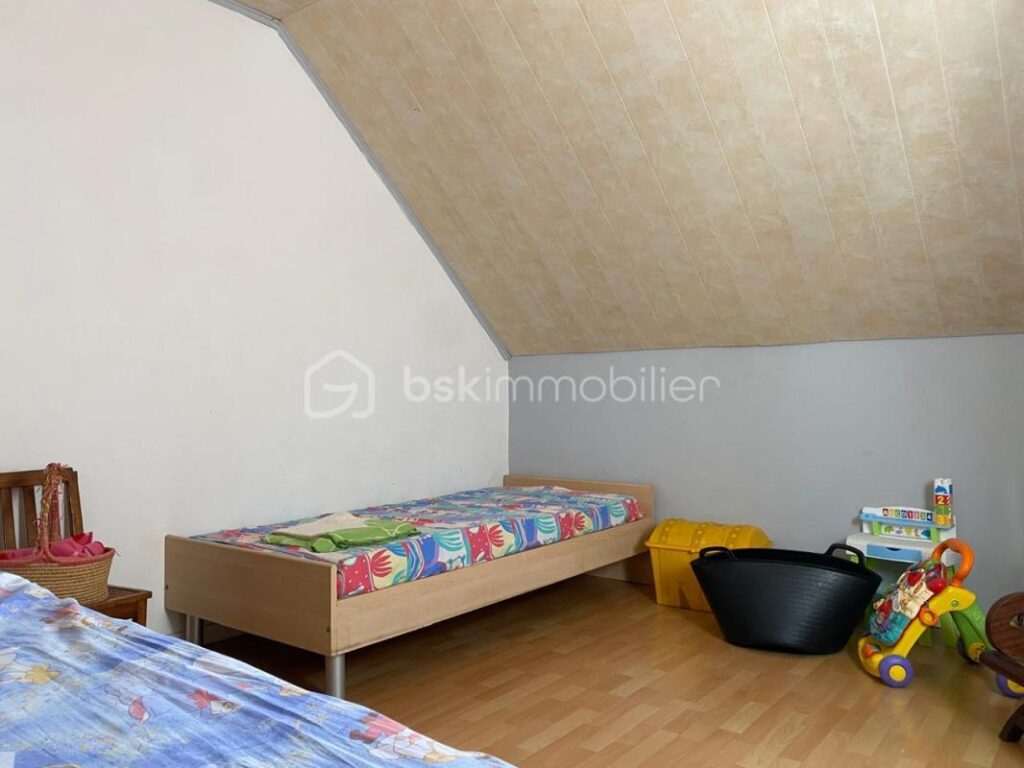 Maison de 165m² – 7 pièces – 6 chambres – 165 m²