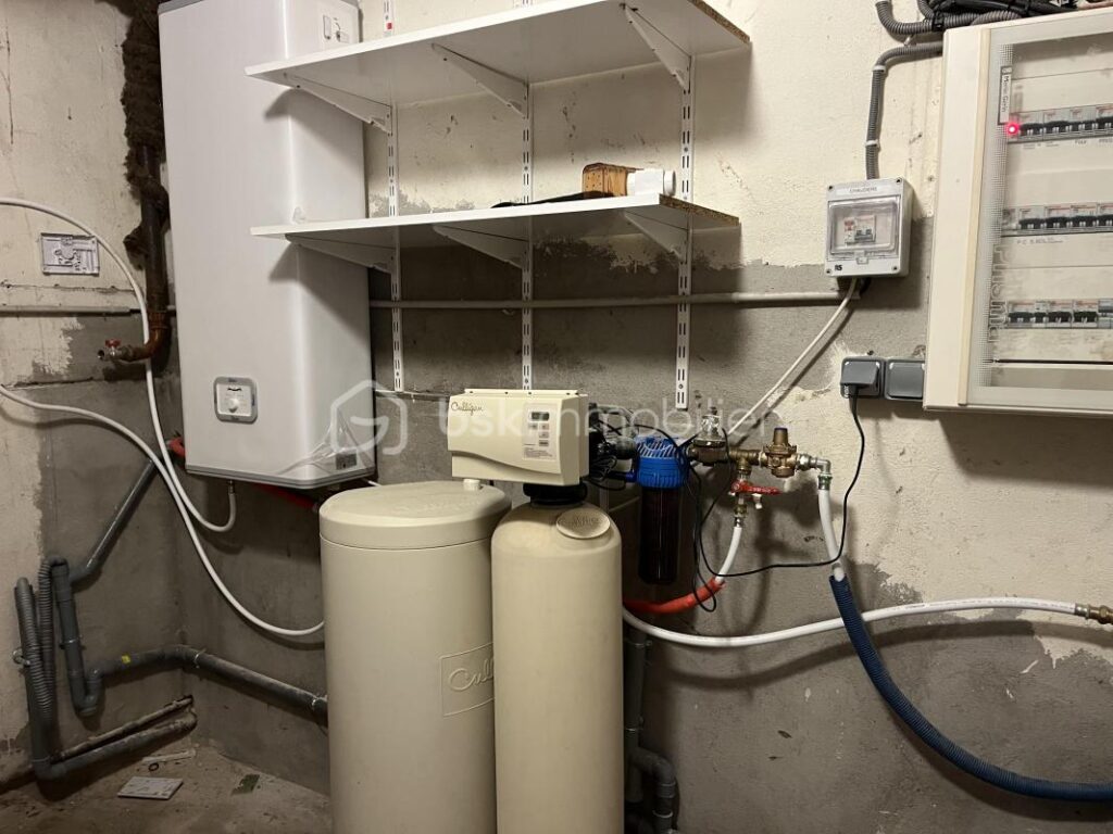 POSITION DOMINANTE À TRÉLISSAC – 8 pièces – 5 chambres – 193 m²