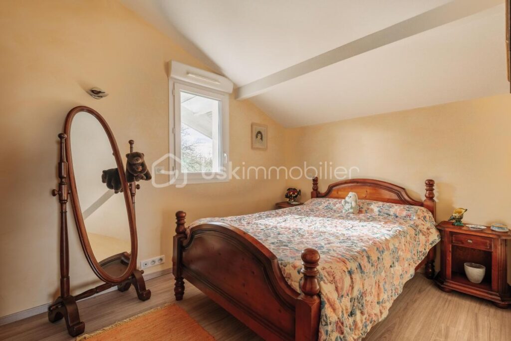 EXCLUSIVITE A SAISIR – 6 pièces – 3 chambres – 164 m²