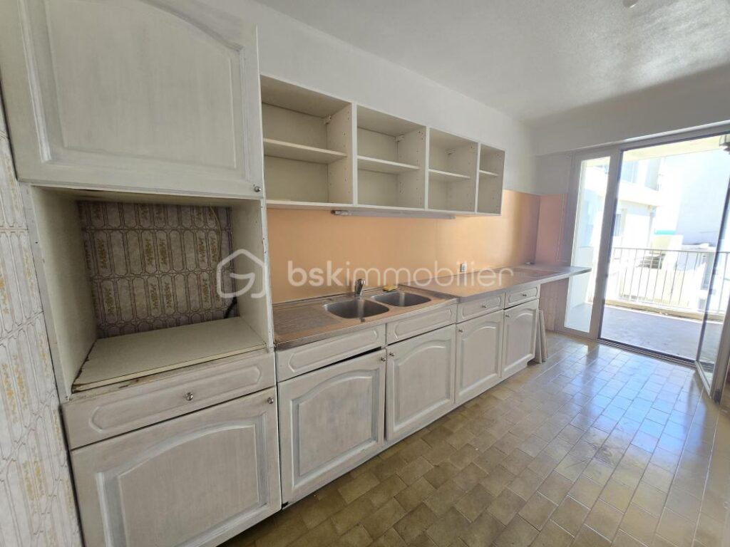Baisse de prix 313950€ Appartement lumineux avec double balcon et vue mer en cœur urbain – 2 pièces – 1 chambre – 55 m²
