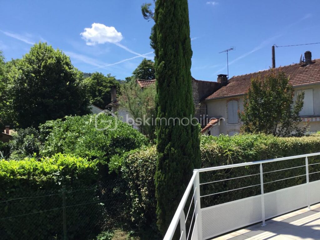 Une perle en centre village Saint Antonin Noble Val – 4 pièces – 3 chambres – 147 m²