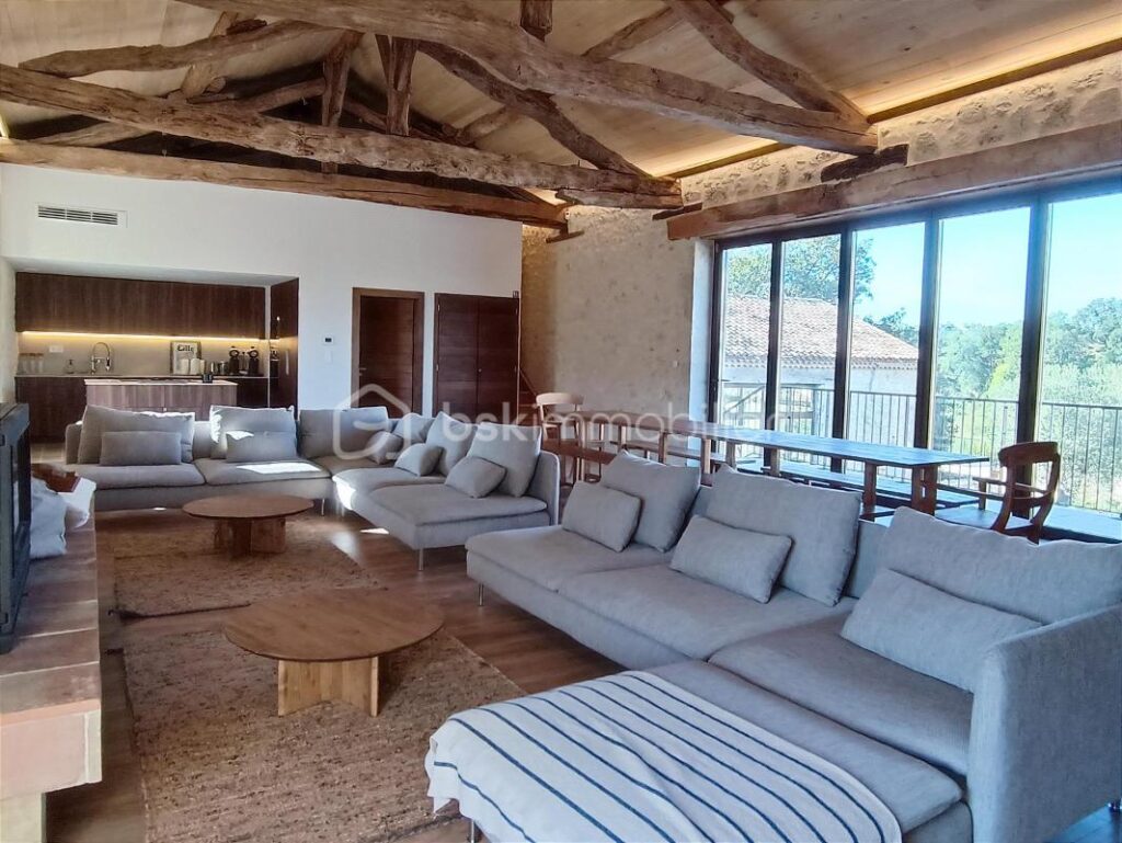 Domaine prestigieux pour événements et hébergement des invités dans un cadre enchanteur de 13 hectares ! – NR pièces – 13 chambres – 1307 m²