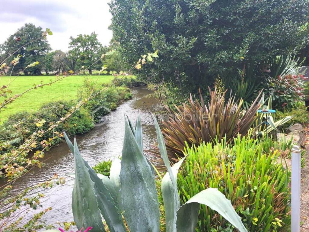 Maison au bord de l’eau ! – 4 pièces – 2 chambres – 130 m²