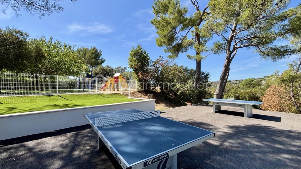 Appartement 3P – Résidence Les Hauts-de-Vaugreniers – Vue mer & terrasse, parking et cave – 3 pièces – 2 chambres – 80 m²