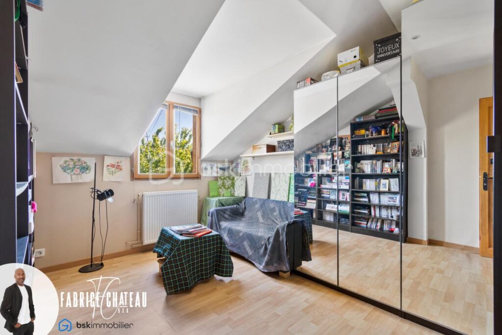 Grande maison familiale avec 5 chambres – cachet et jardin paysager – 8 pièces – 5 chambres – 212 m²