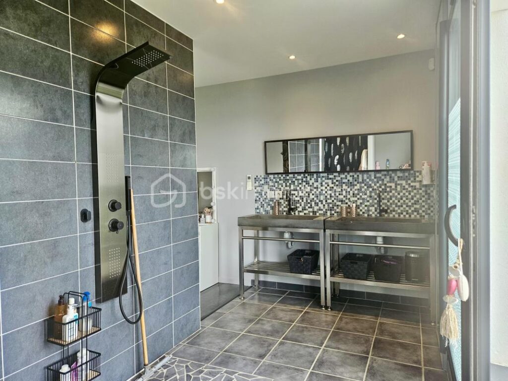 Maison 4 pièces 150 m² – 4 pièces – 3 chambres – 150 m²