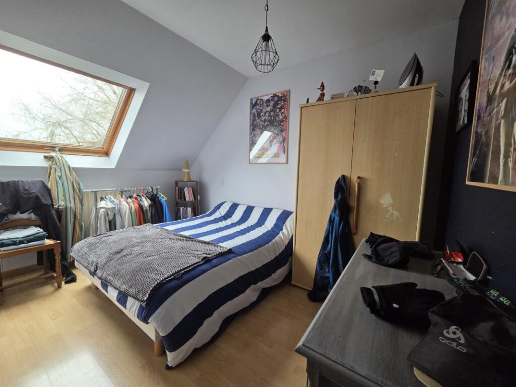 PAVILLON IND 112M² HAB SUR 1260M², SOUS SOL, HAB PLAIN PIED – 6 pièces – 4 chambres – 112 m²