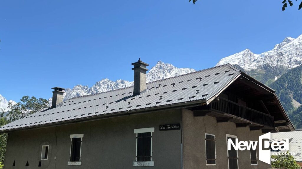 LES HOUCHES – MAISON DE PAYS – 15 pièces – 12 Chambres – 330 m² environ – Terrain 1897 m² – 15 pièces – 12 chambres – 333 m²