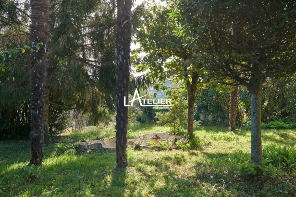 PORNIC Emplacement de choix, volume et potentiel à exploiter – 6 pièces – 4 chambres – 125 m²