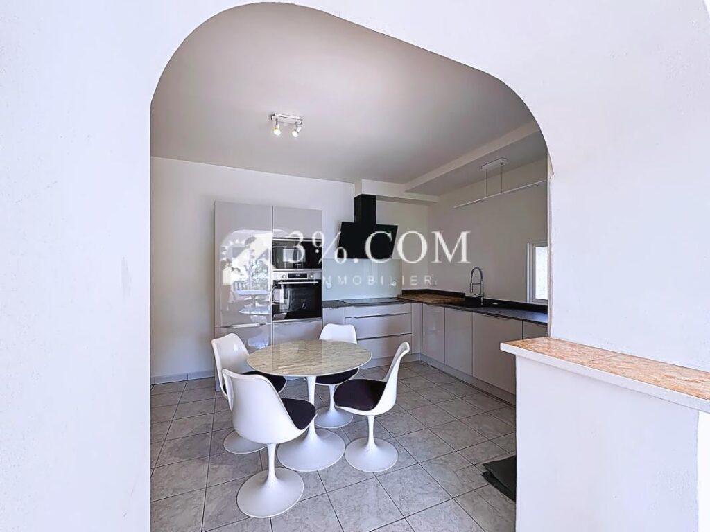 Charmante maison atypique de caractère avec terrasses, studi – 8 pièces – 4 chambres – 183 m²