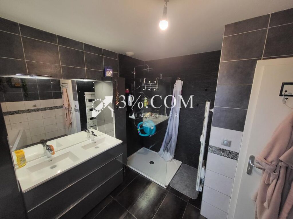 Très belle maison individuelle – 10 pièces – 230 m2 – A VOIR – 10 pièces – 4 chambres – 230 m²