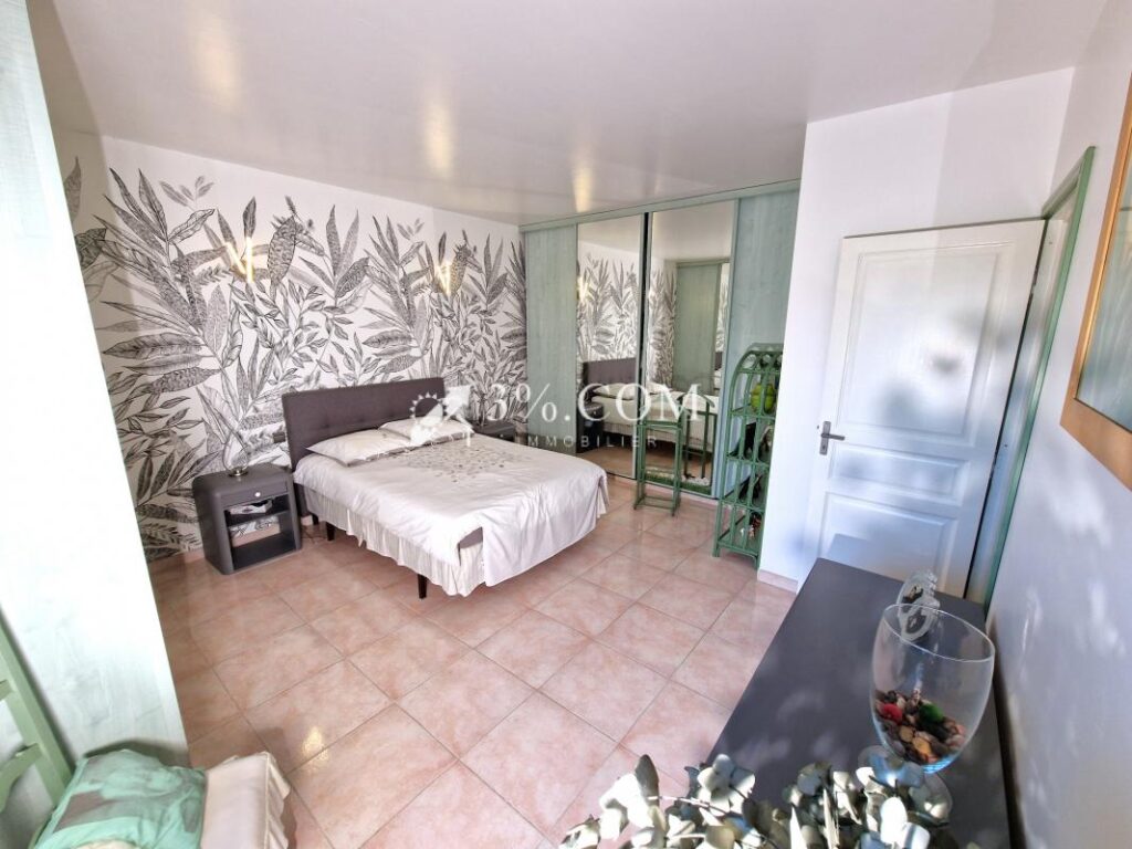 Villa de standing au coeur des Golfs de Saint-Raphaël – 6 pièces – 4 chambres – 196 m²