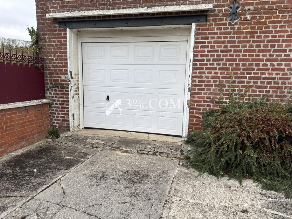 Propriété individuelle semi plain pied 227m2 à Artres – 10 pièces – 6 chambres – 227 m²